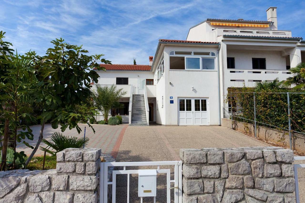 Apartamento Karagic Krk Town Exterior foto