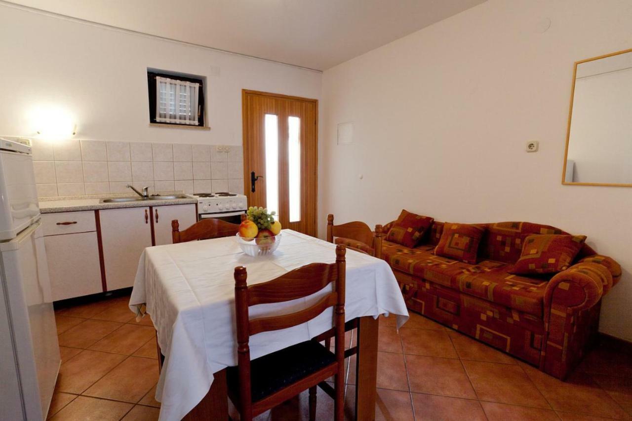 Apartamento Karagic Krk Town Exterior foto
