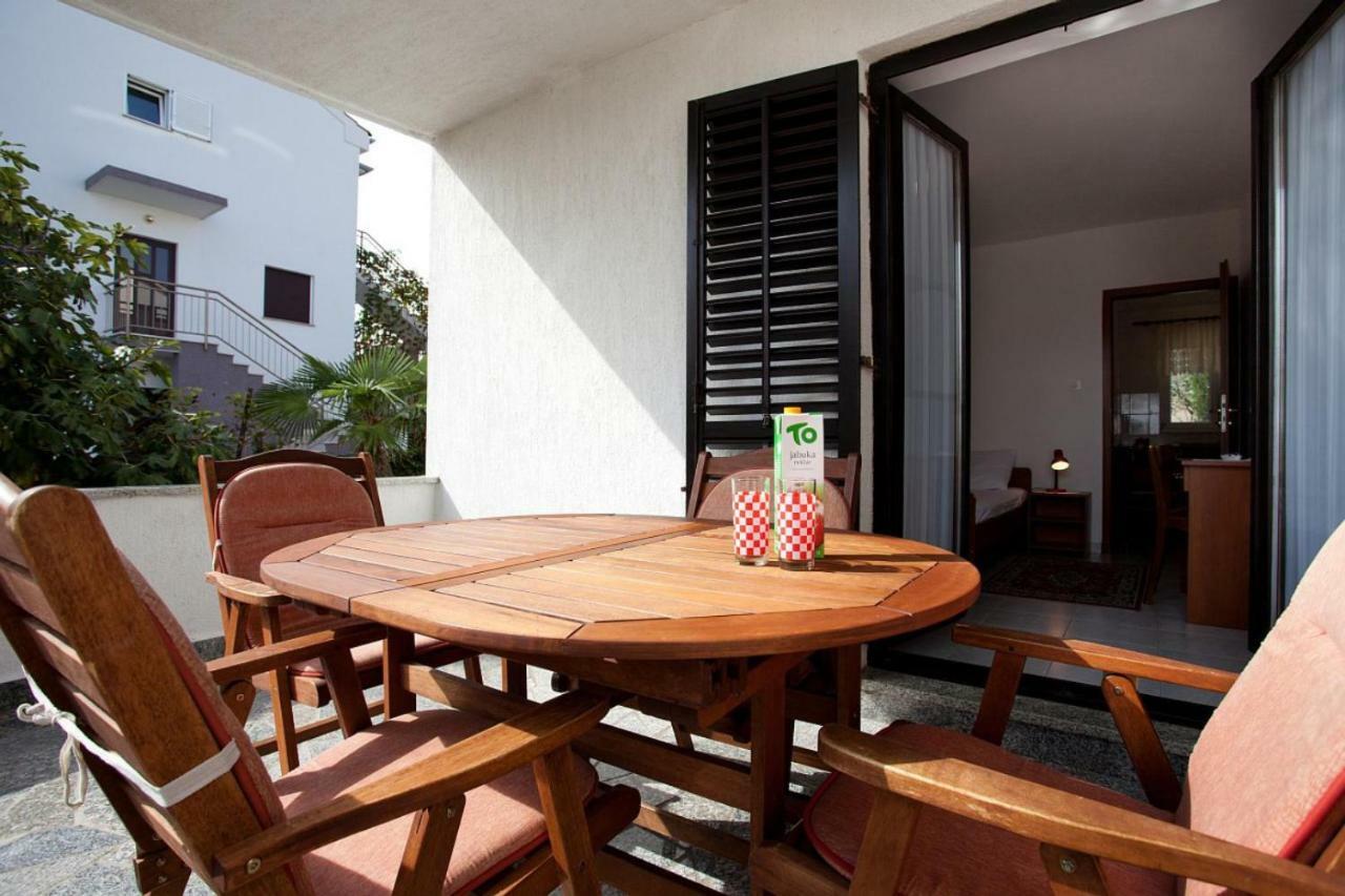 Apartamento Karagic Krk Town Exterior foto