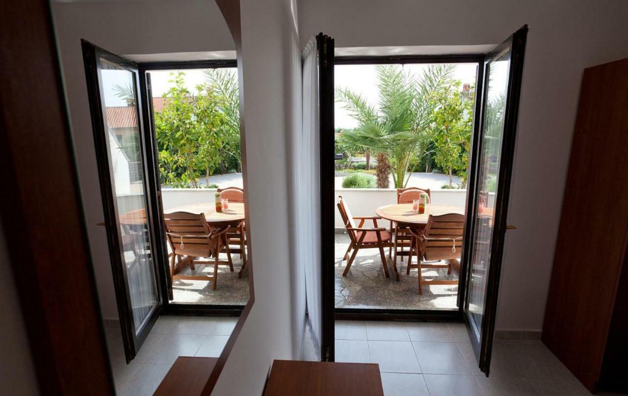 Apartamento Karagic Krk Town Exterior foto
