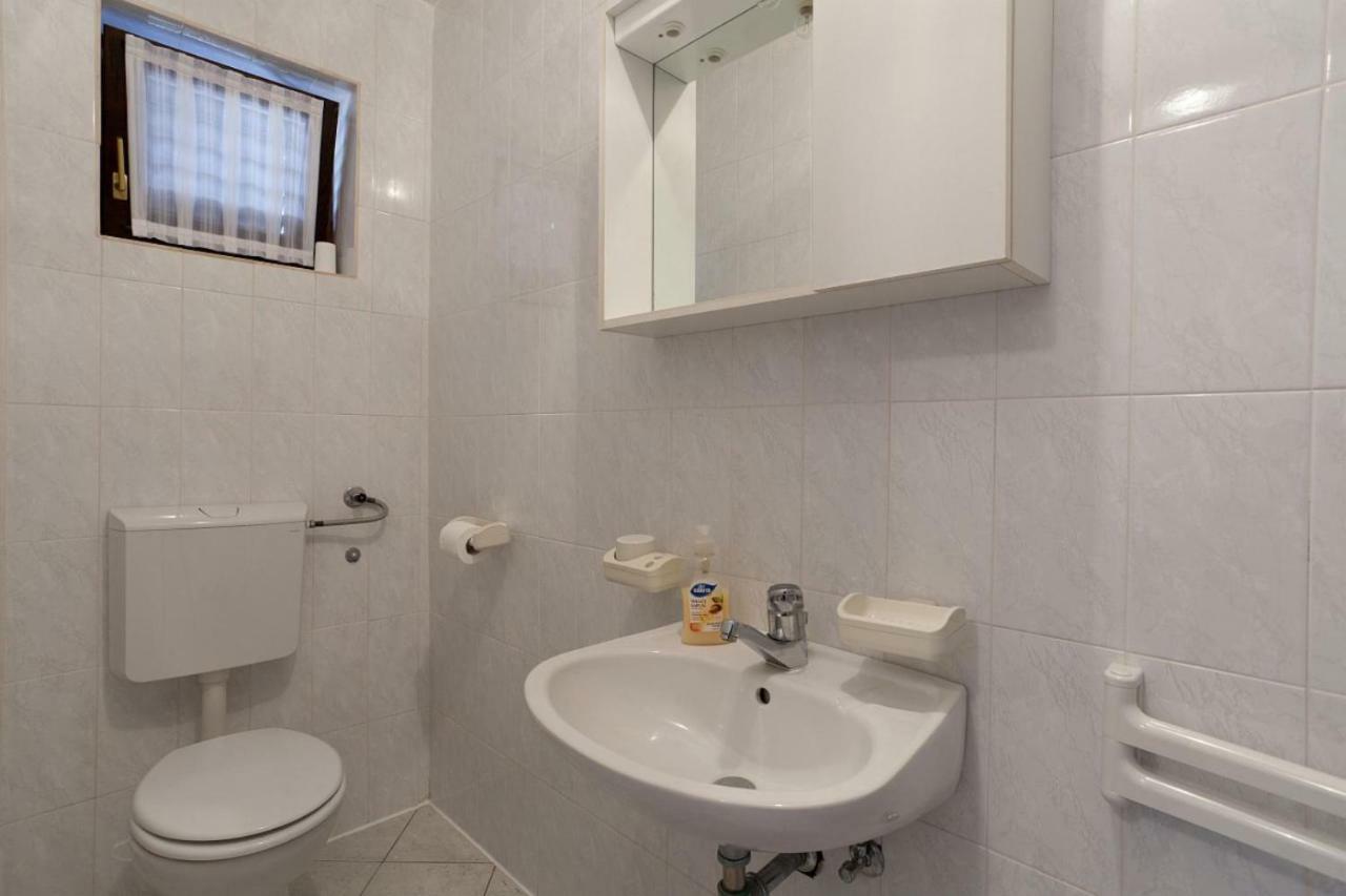 Apartamento Karagic Krk Town Exterior foto