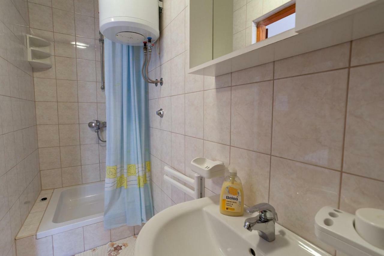 Apartamento Karagic Krk Town Exterior foto