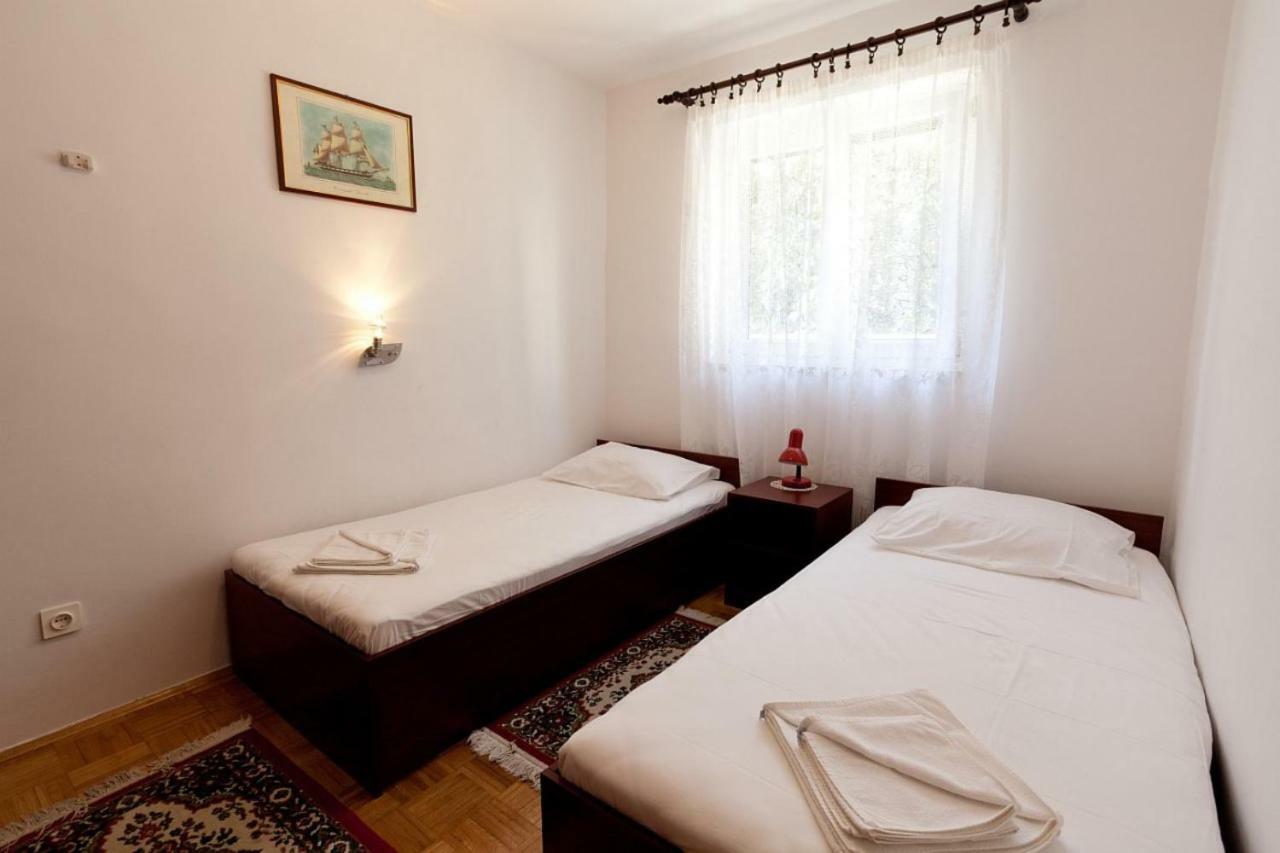Apartamento Karagic Krk Town Exterior foto